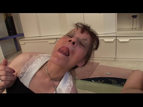❤️ Zwei Großmütter und ein Großvater haben einen Dreier ❌ Quality porn bei uns ❤