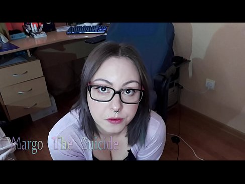 ❤️ Sexy Girl mit Brille saugt Dildo tief vor der Kamera ❌ Quality porn bei uns ❤