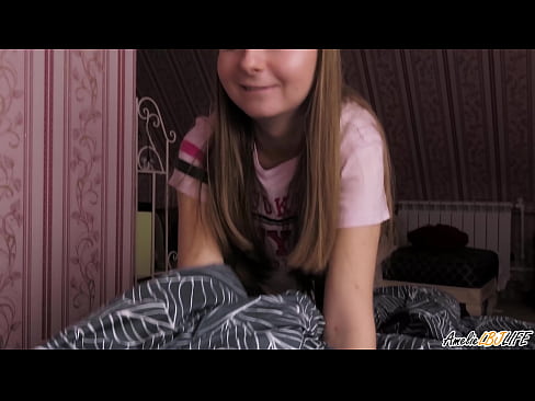 ❤️ Blondie saugt ihre BFF's tief und bekommt Sperma in den Mund ❌ Quality porn bei uns ❤